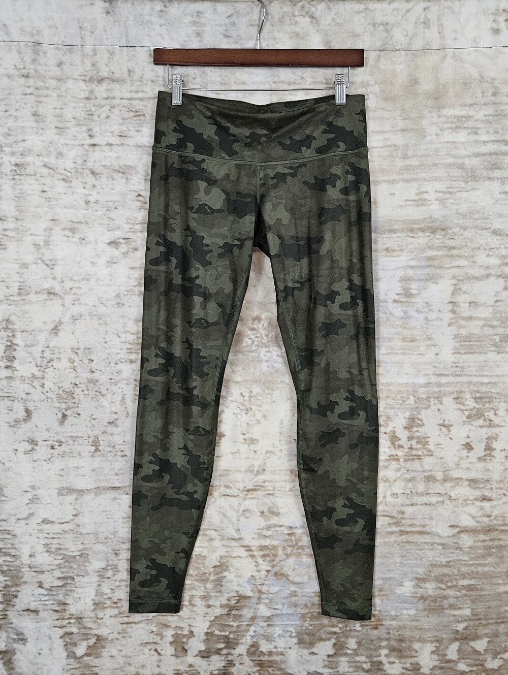 Lululemon Wunder Under Low Rise Leggings Full Length Camo Green Coal Size 8